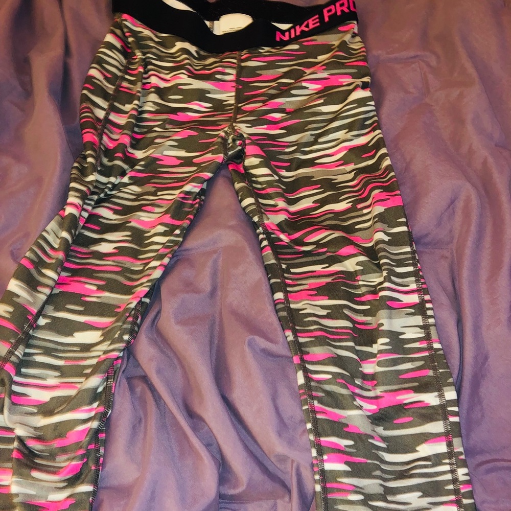 Nike Pro athletic leggings (cammo)